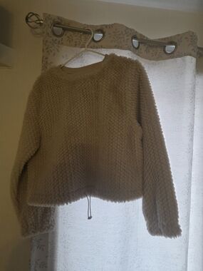 Cozy Chunky Knit Women's Sweater - Cream